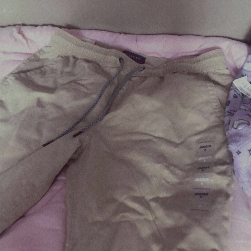 AEROPOSTALE men’s khaki joggers brand new